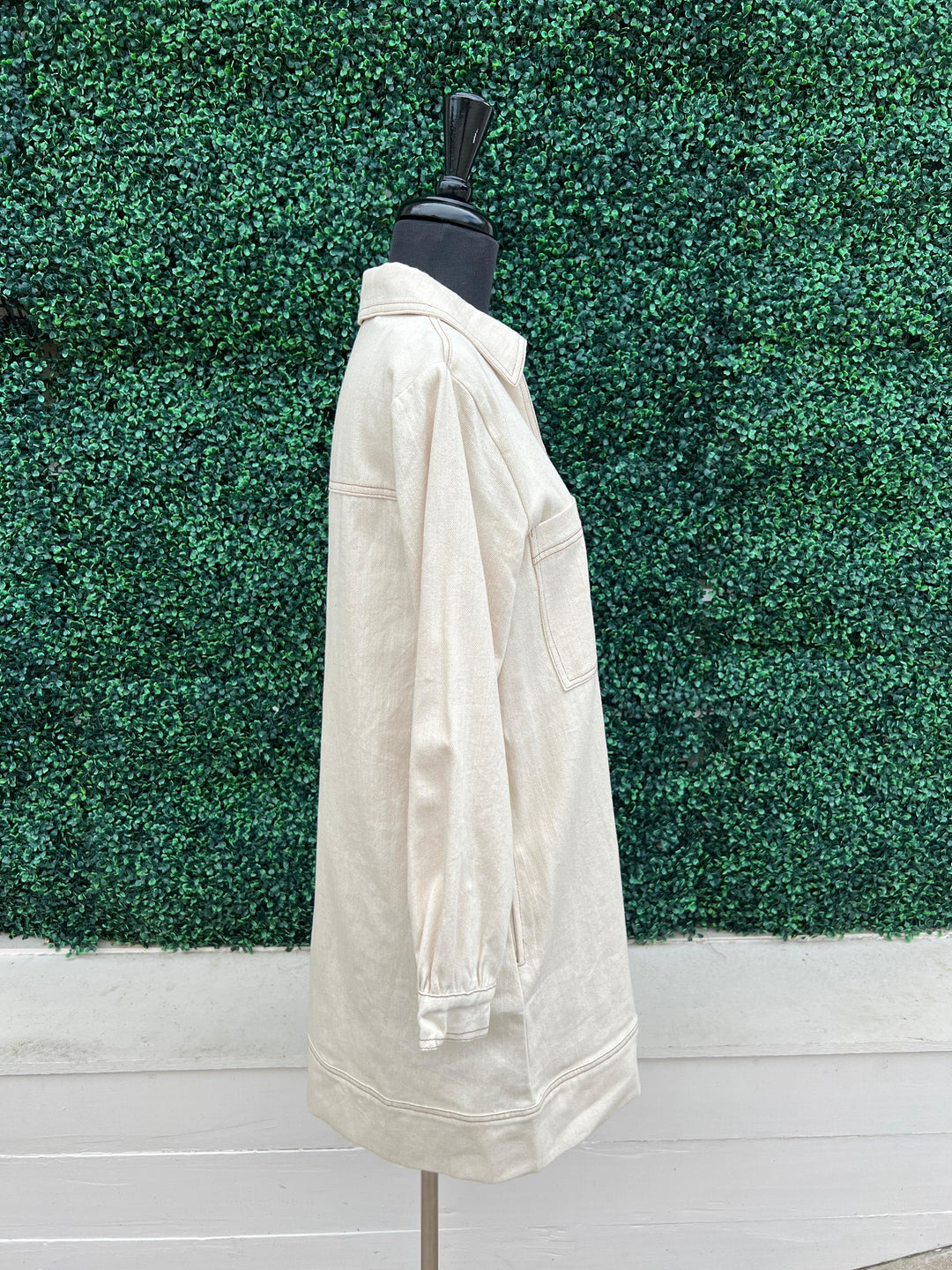 Cream Denim Dress with 4 pockets by entro brand at tres chic boutique