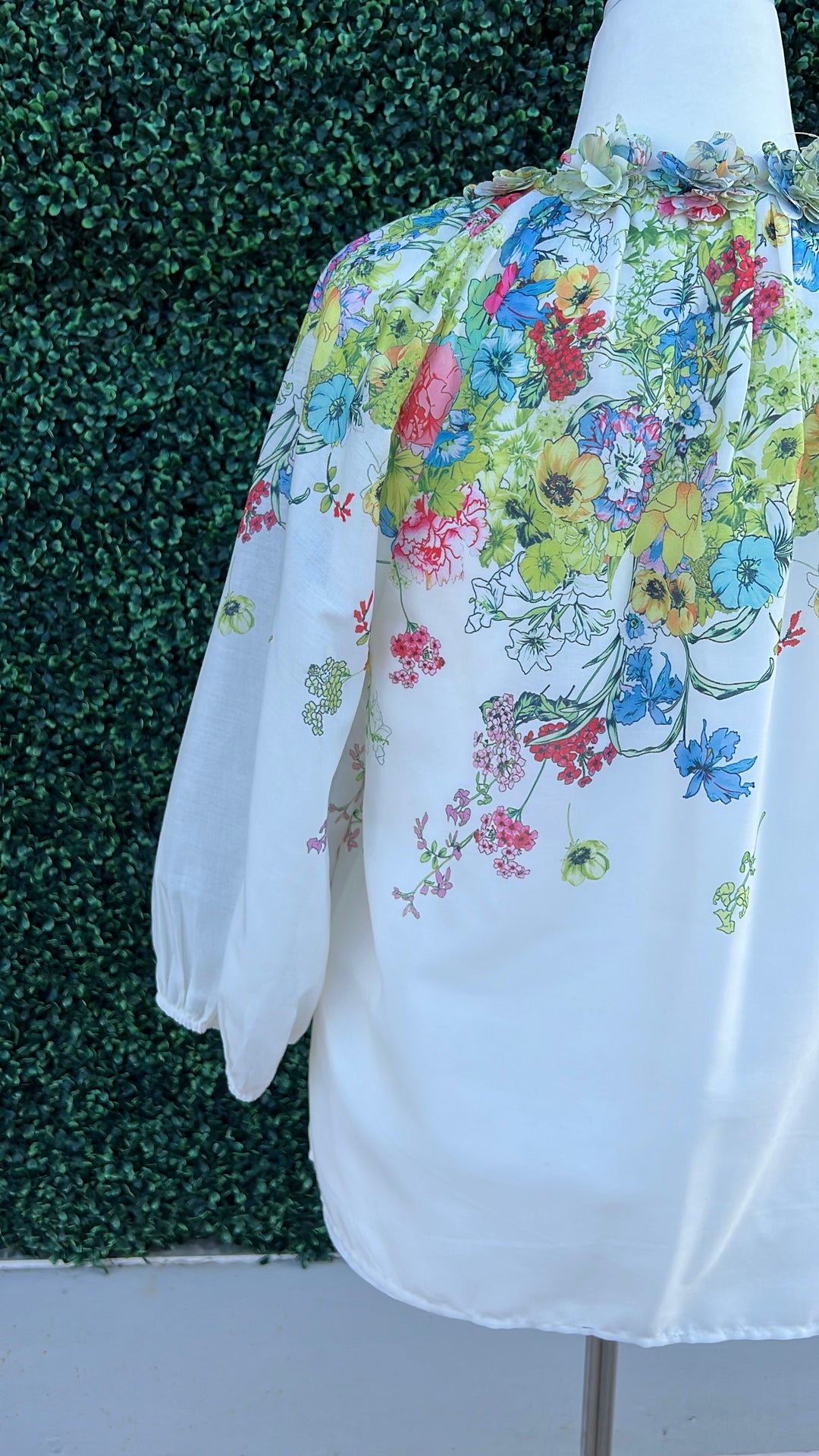 Floral Applique Neckline Blouse High End Women&