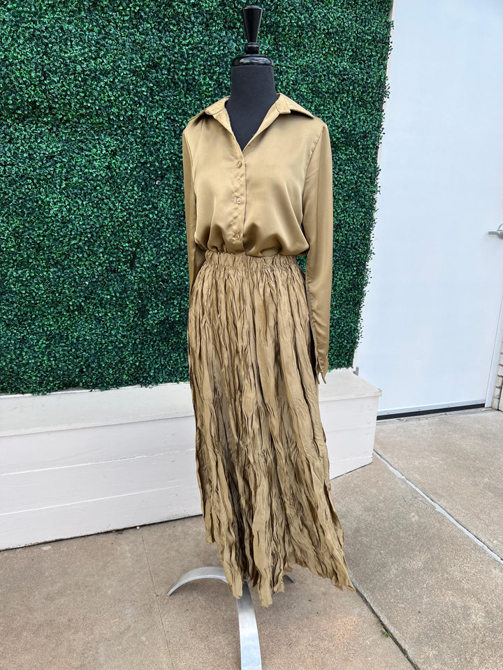 Gold Crinkle Maxi Skirt bronze elastic waist holiday outfit made in italy womens boutique matching top metallic fabric
