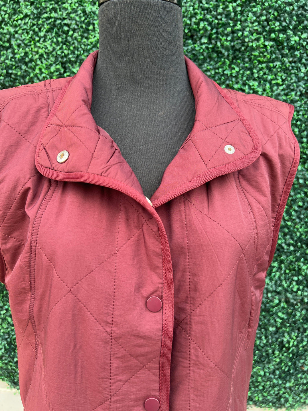 Thin Padded Quilted game day Vest burgundy tres chic boutique texas football with pockets snaps closed