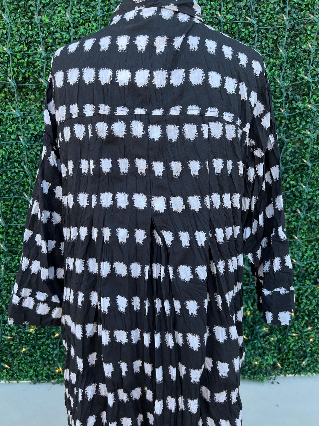 tres chic womens boutique online with cotton dresses black and white button up
