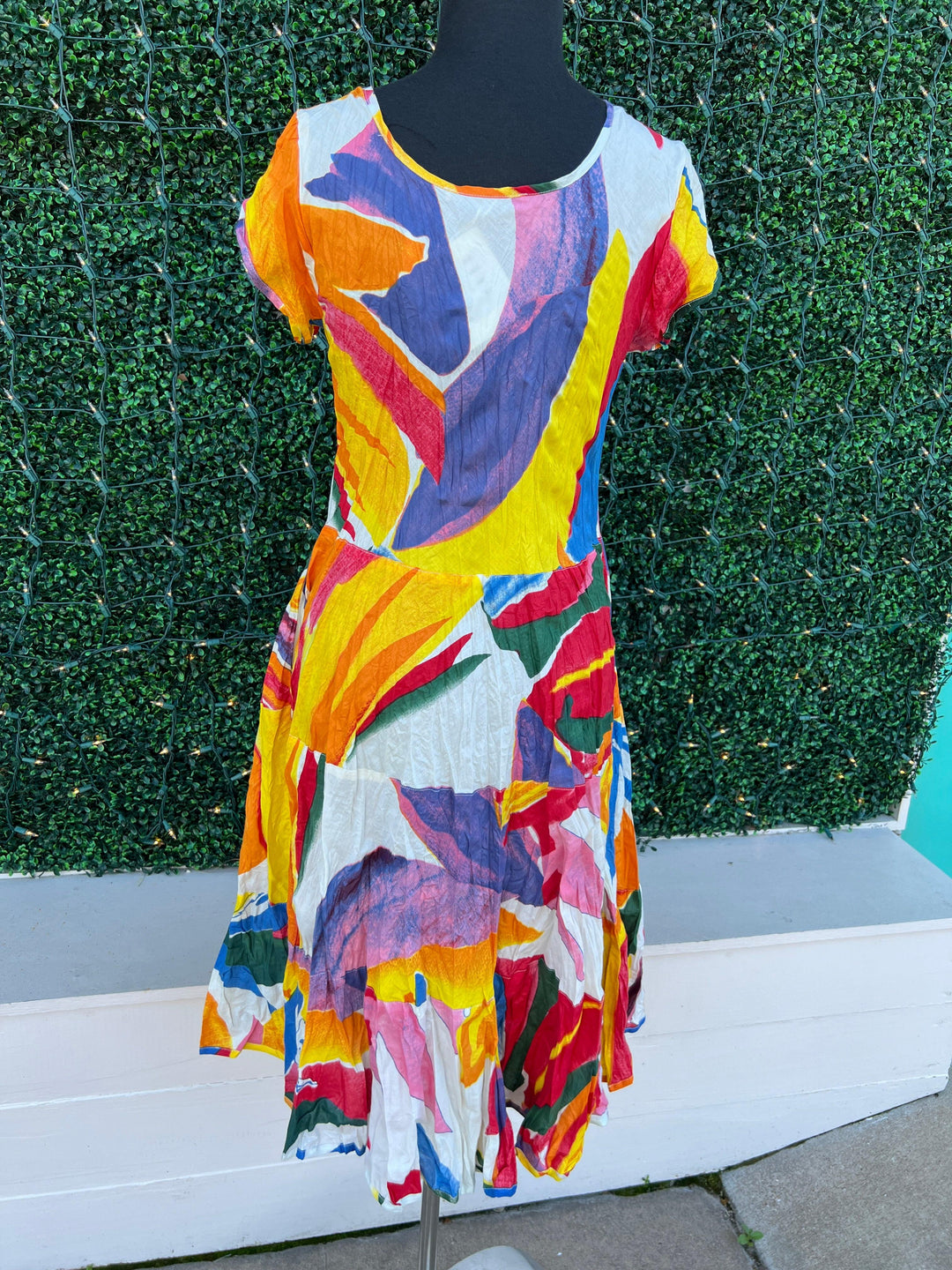 Colorful 100% cotton dresses for summer at trendy online boutique tres chic houston texas