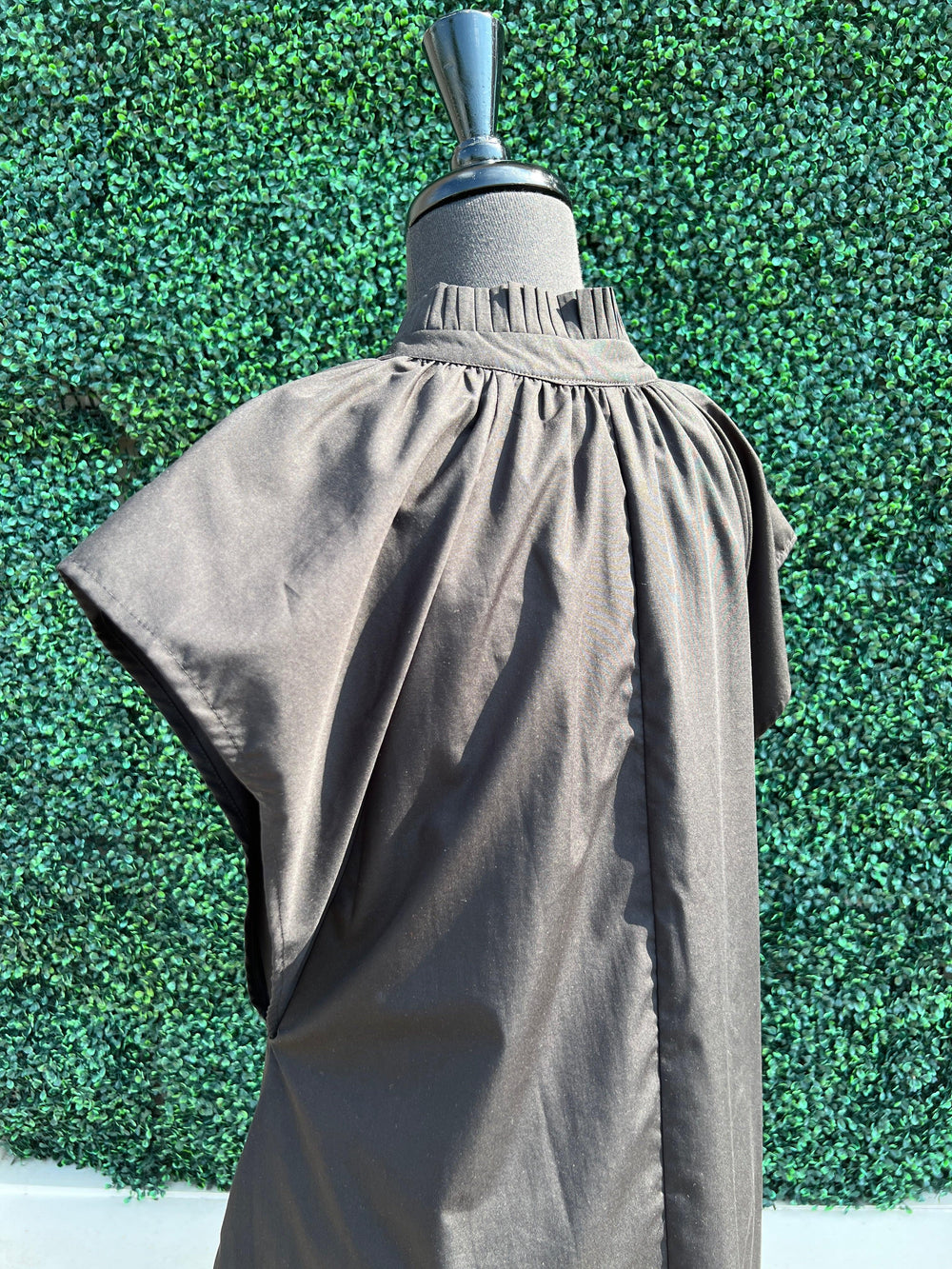 little black dress hourglass figure pockets entro brand trendy womens boutique