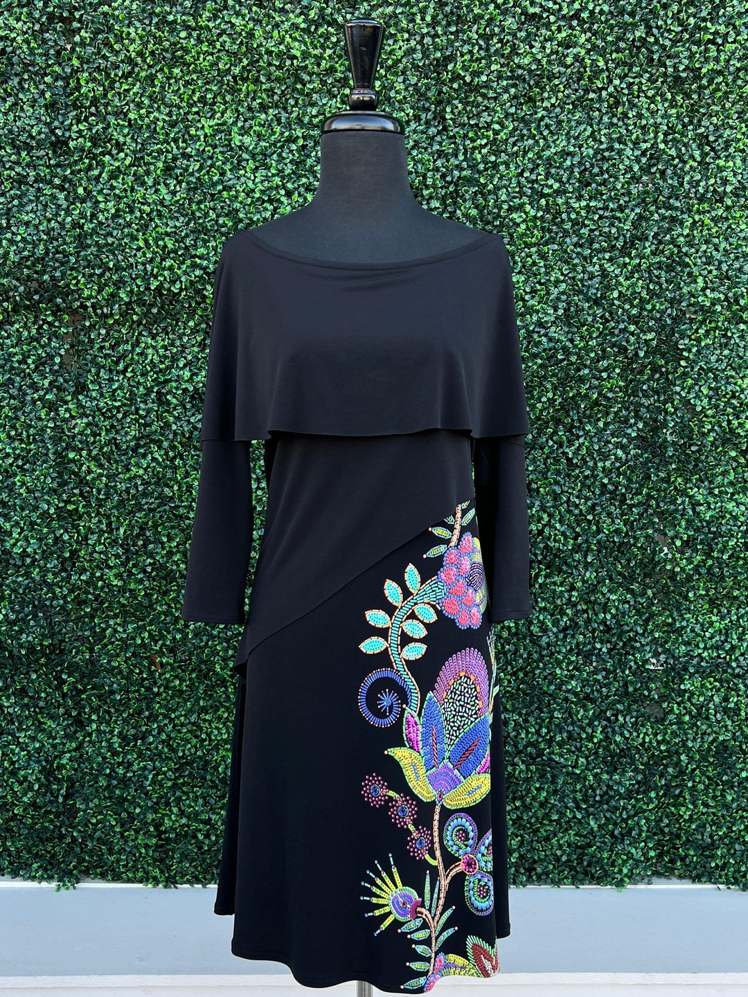 mid sized women clothing and dress boutique eva varro