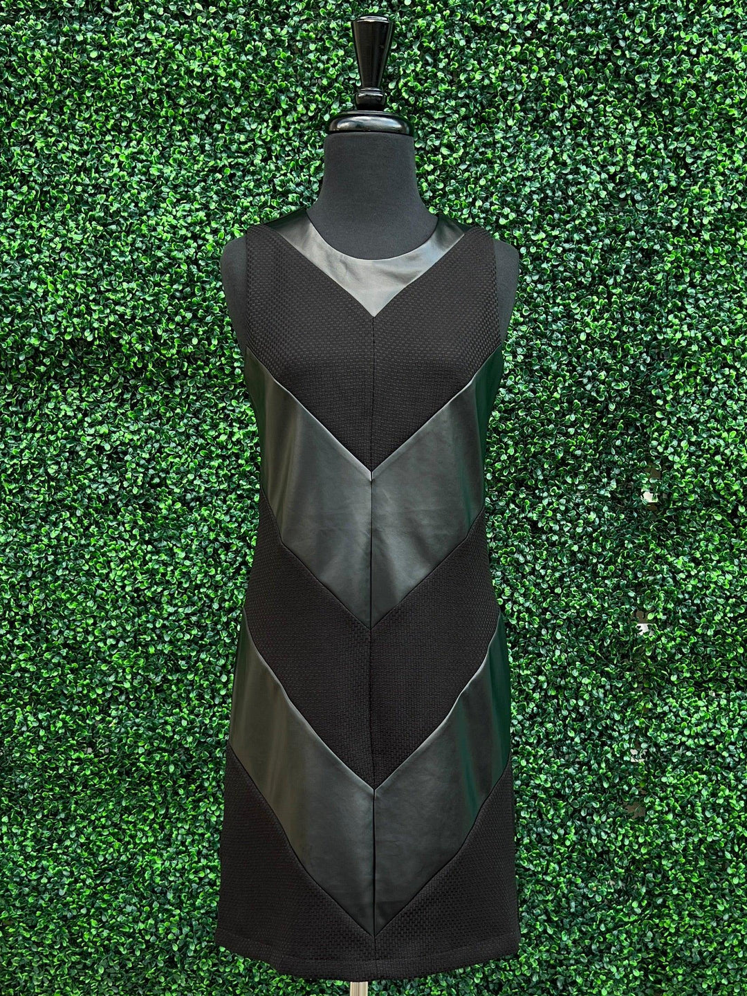 Women’s dress boutique like tootsies black dress