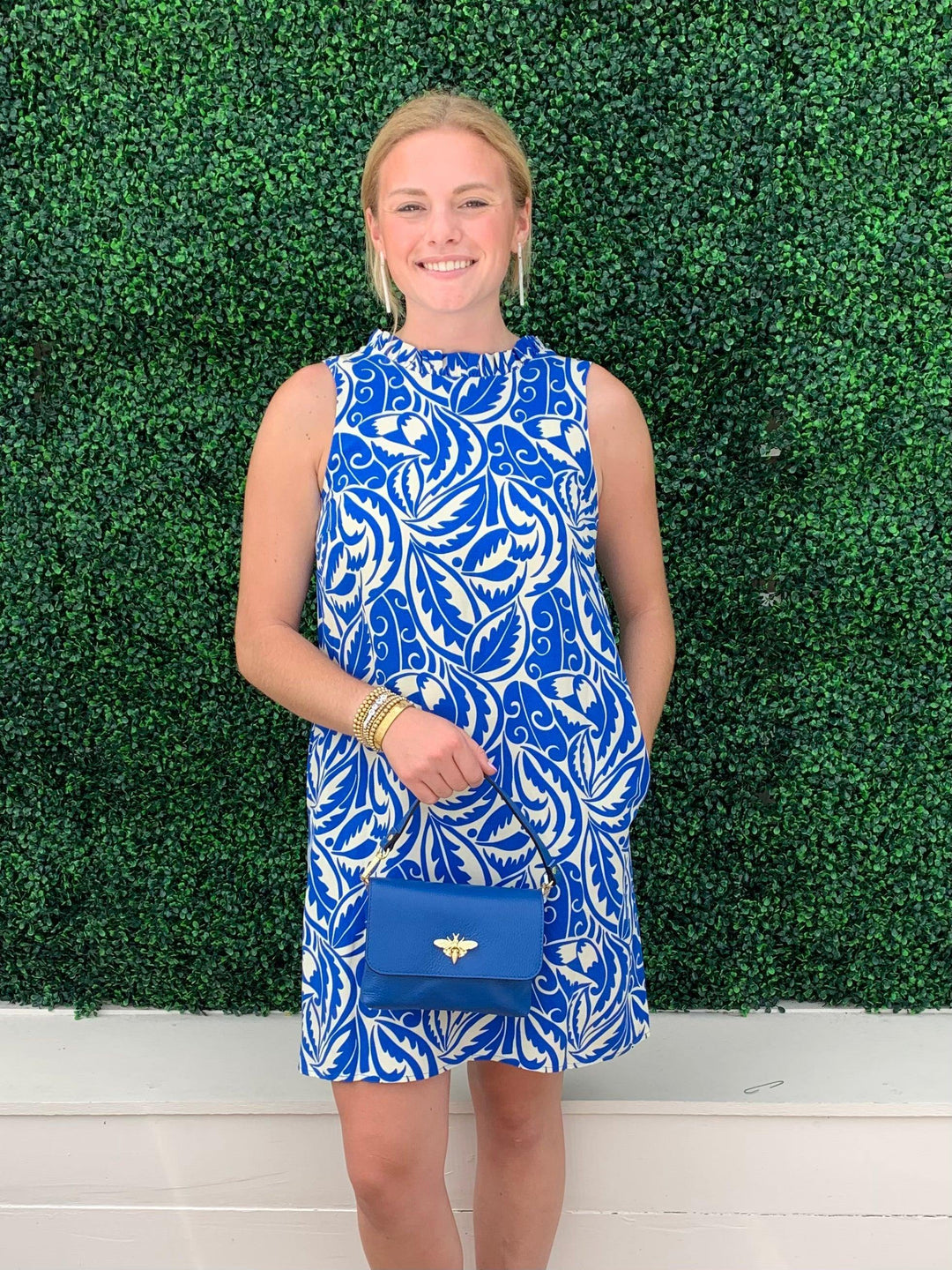 Tres Chic model wears tropical dress in Houston Texas heat