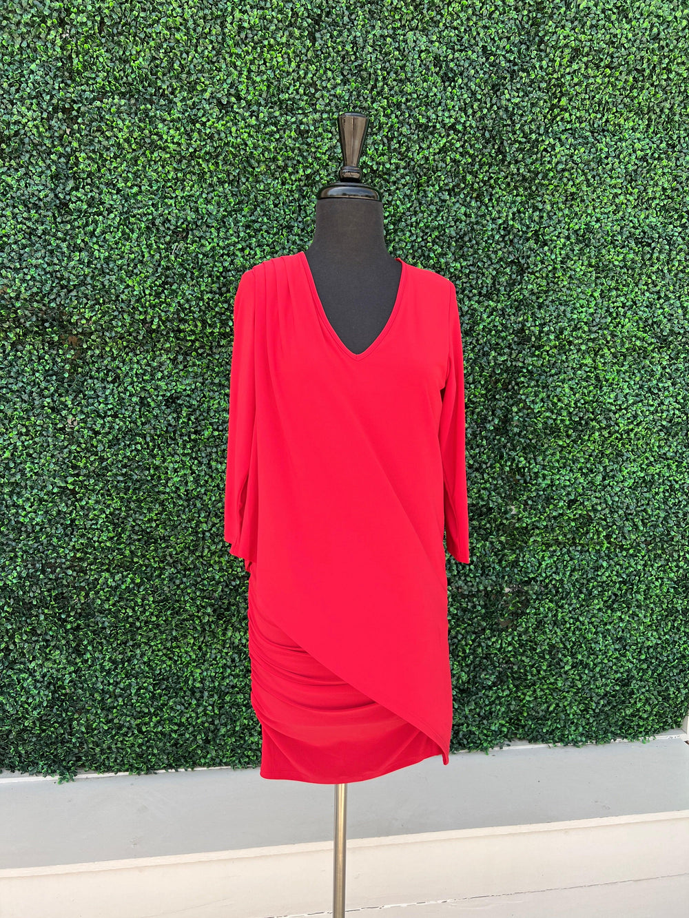 flattering and stylish dresses for women over 50 tres chic houston