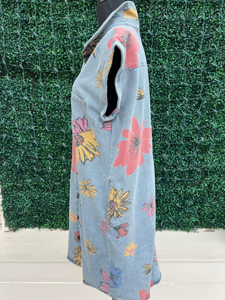 Floral denim she and sky brand button up cap sleeve shirt dress with front pockets boutique
