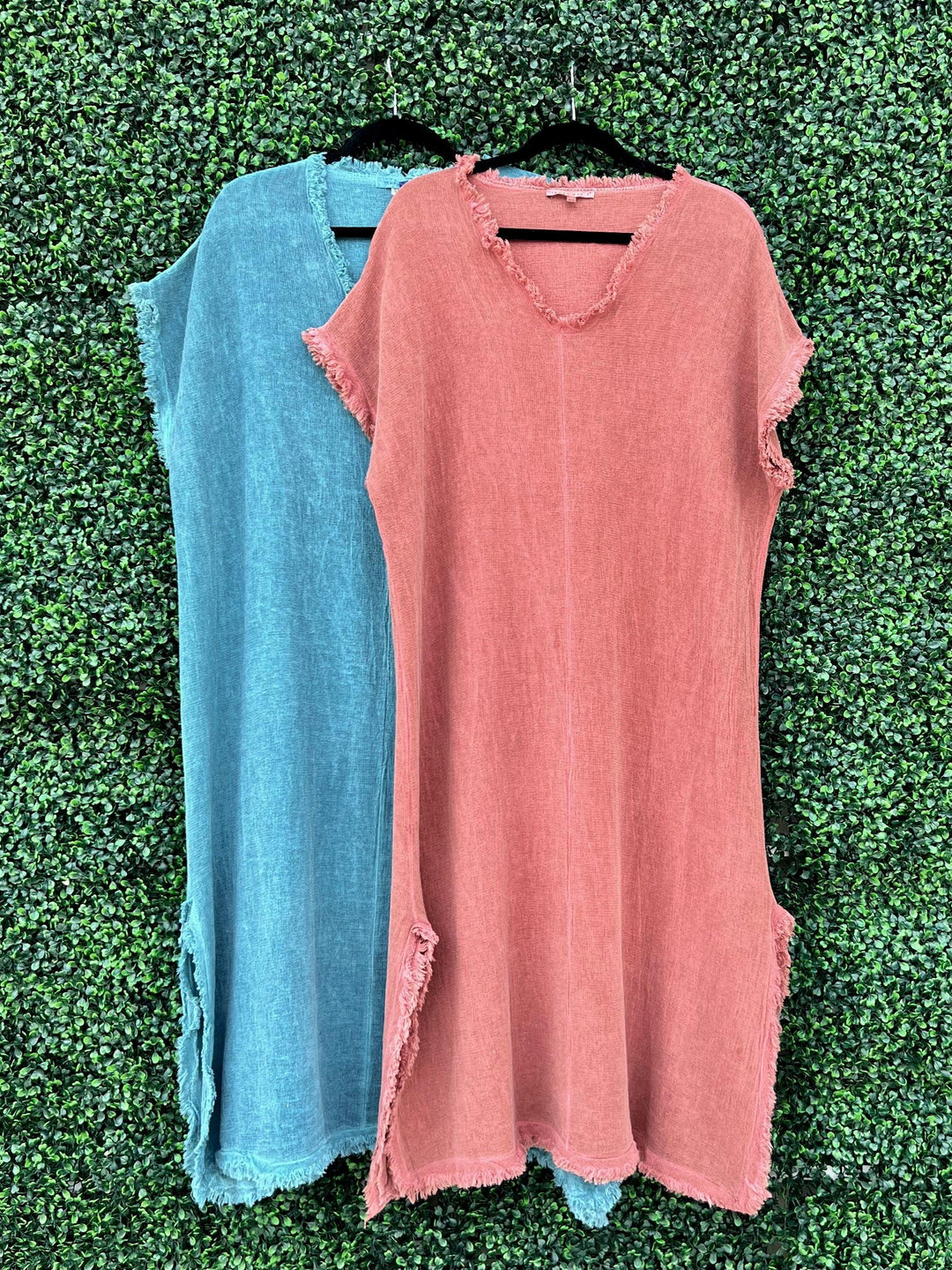 Very popular light weight linen dress that all the tres chic Houston boutique customers love