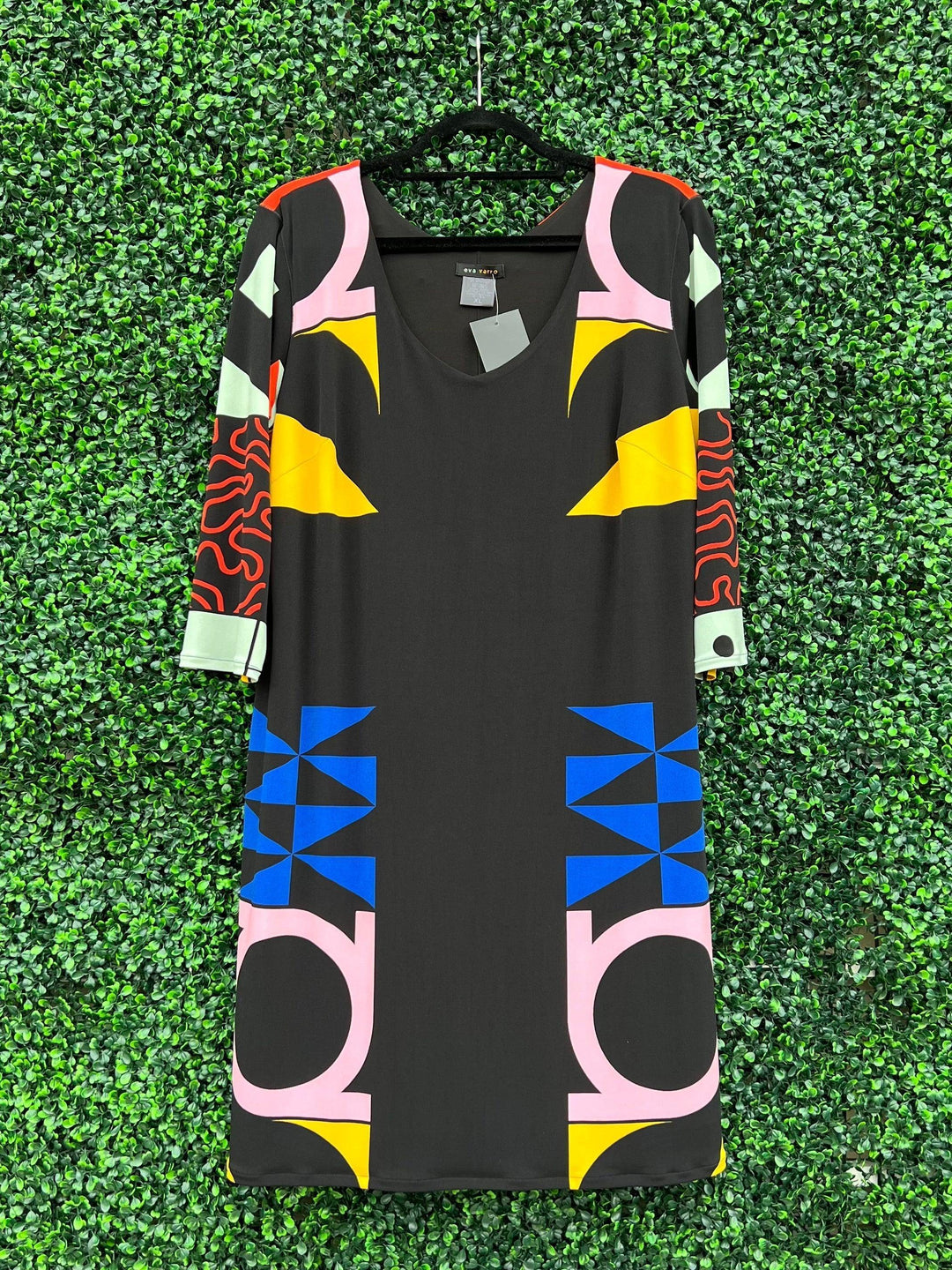 Graphic Print Dress - Très Chic