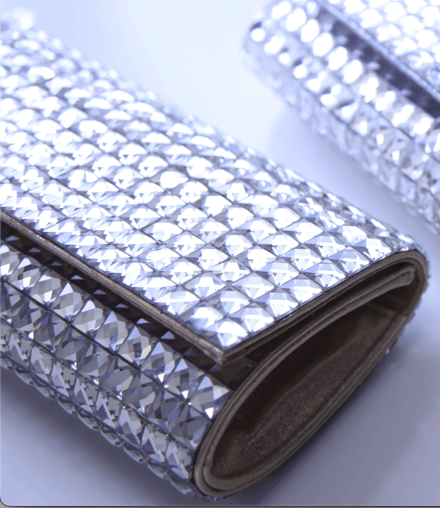 Jewel Studded Clutch 9(L) x 4(W) - Très Chic