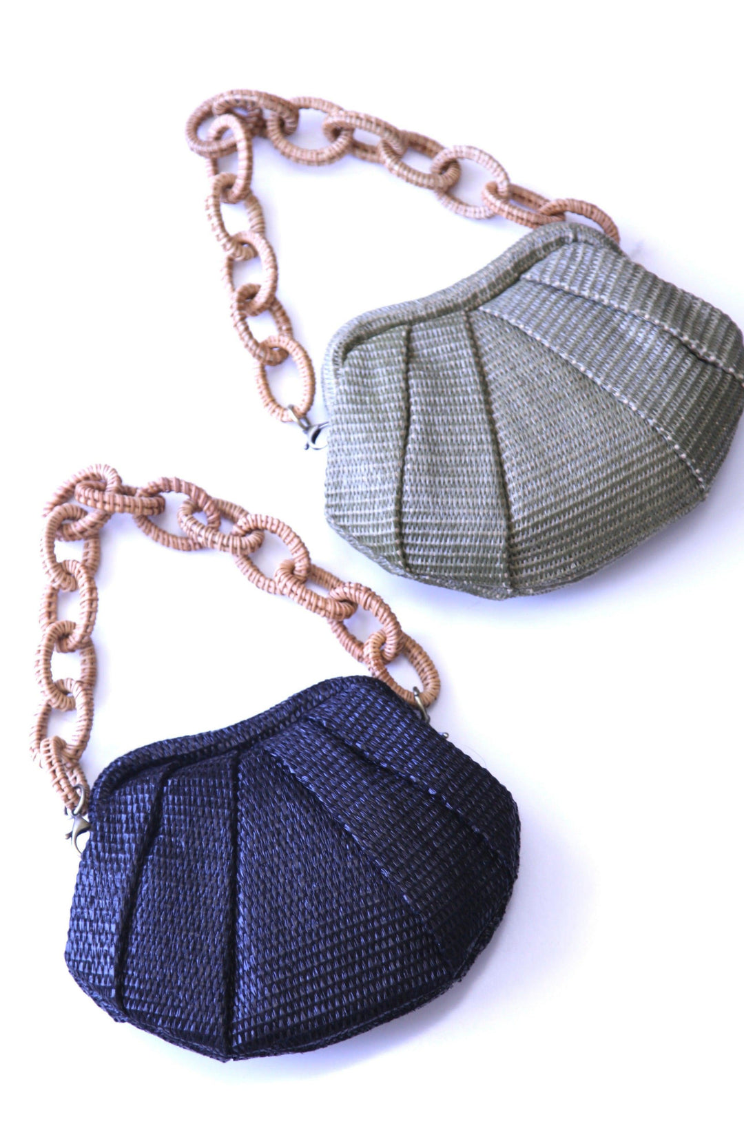 Straw Link Purse - Très Chic