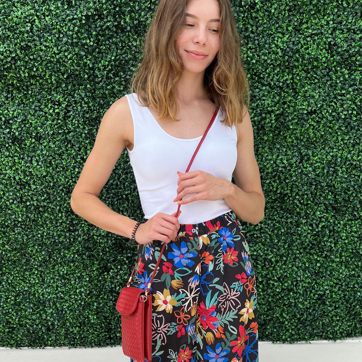 How to style this small rectangle crossbody purse