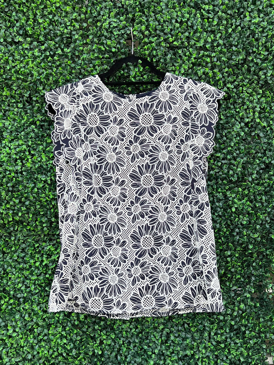 dainty dress and lace navy tops- tres chic