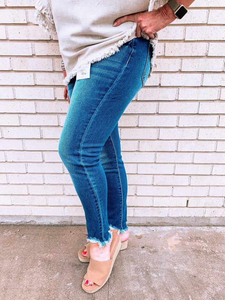 Medium Wash Shark Bite Jeans - Tres Chic Houston