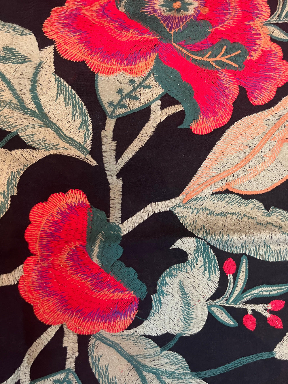 womens gift store tres chic shawls and wraps