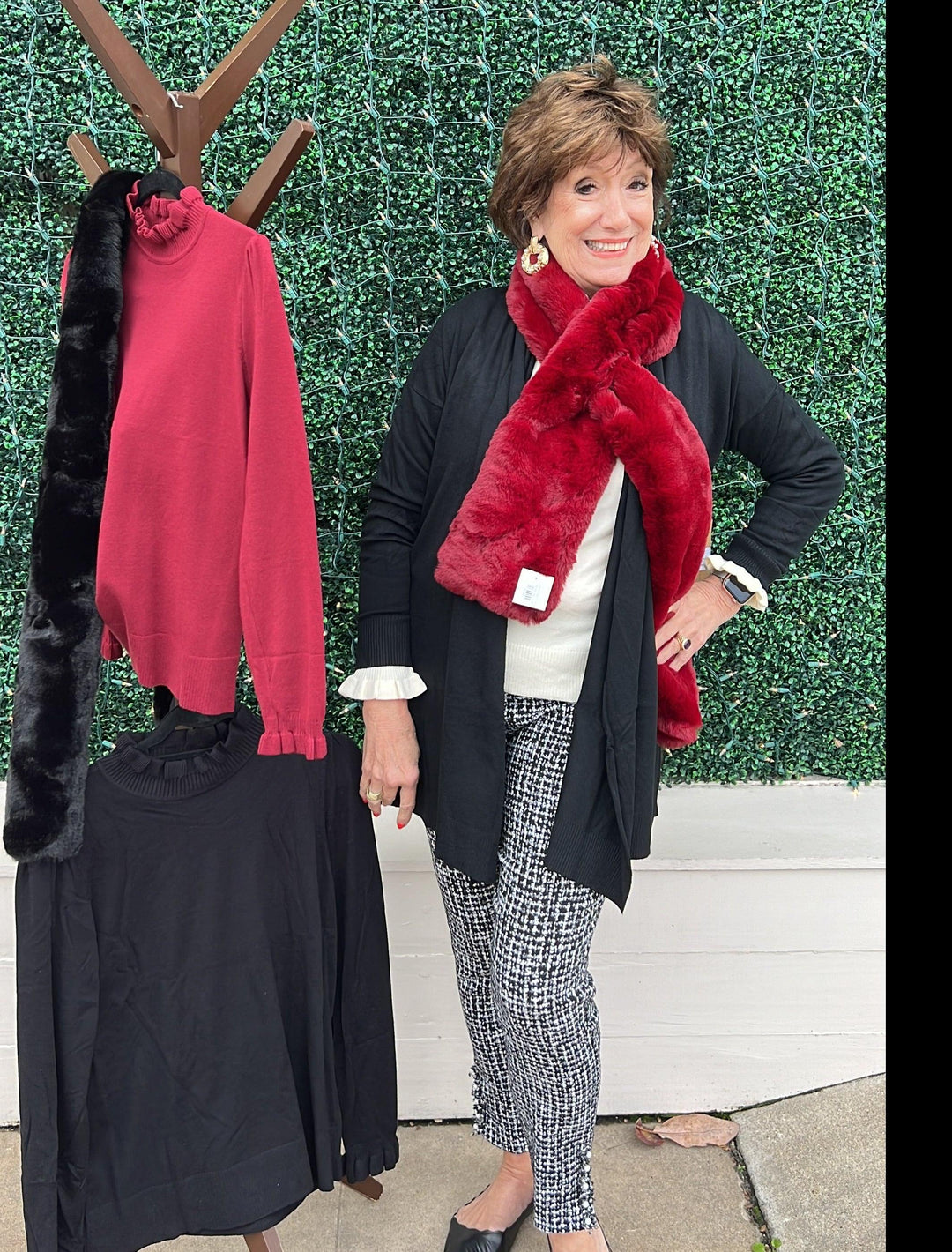 faux fur scarf tres chic boutique women over 50 gifts