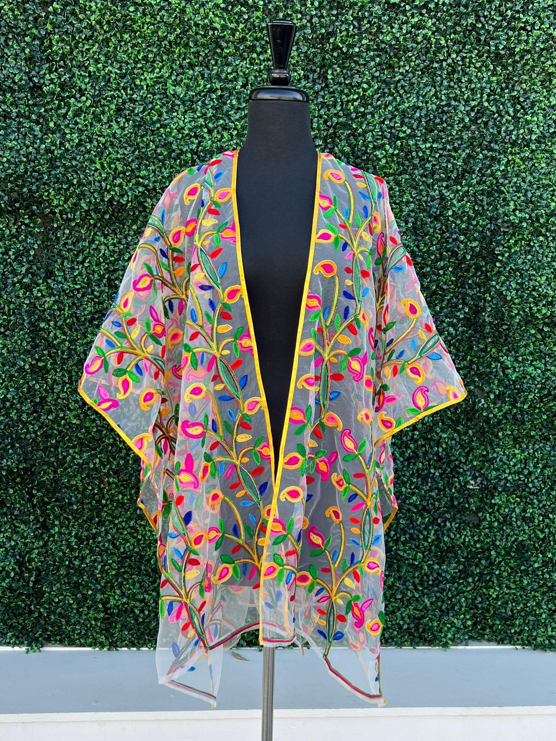 spring summer layering Anu natural fashions white mesh ruana tre chic