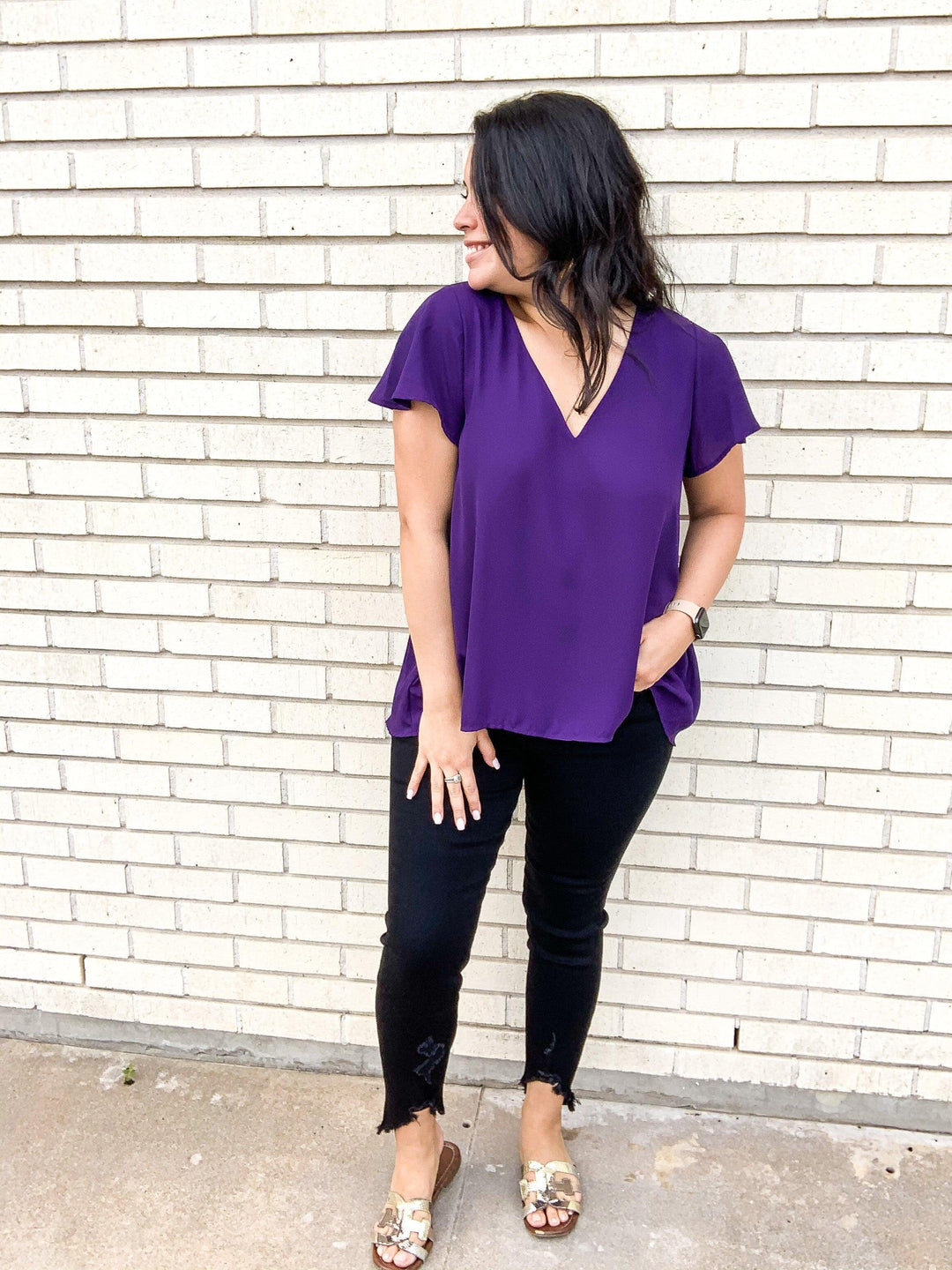 Flutter Sleeved V-Neck Top - Très Chic