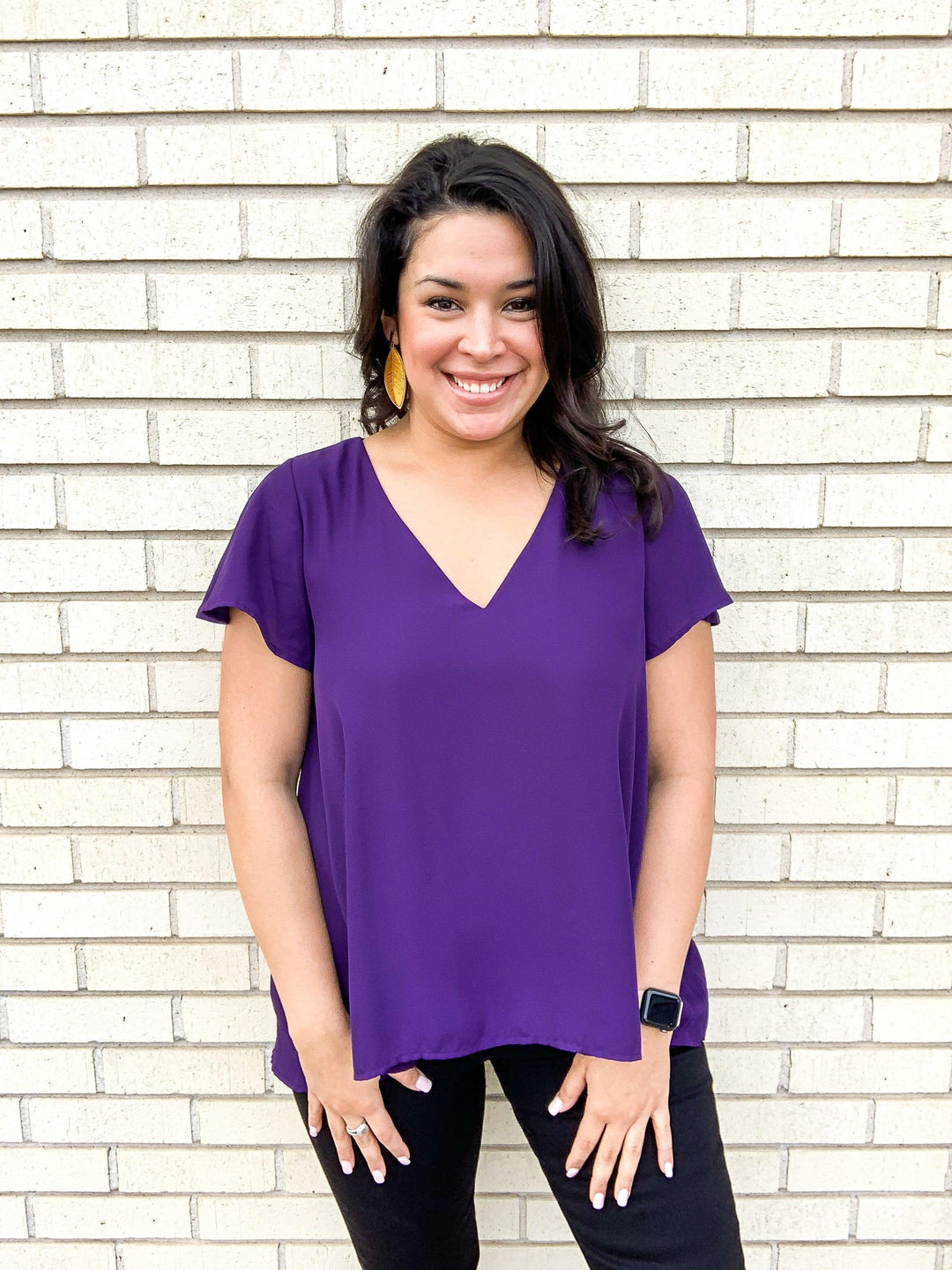 Flutter Sleeved V-Neck Top - Très Chic
