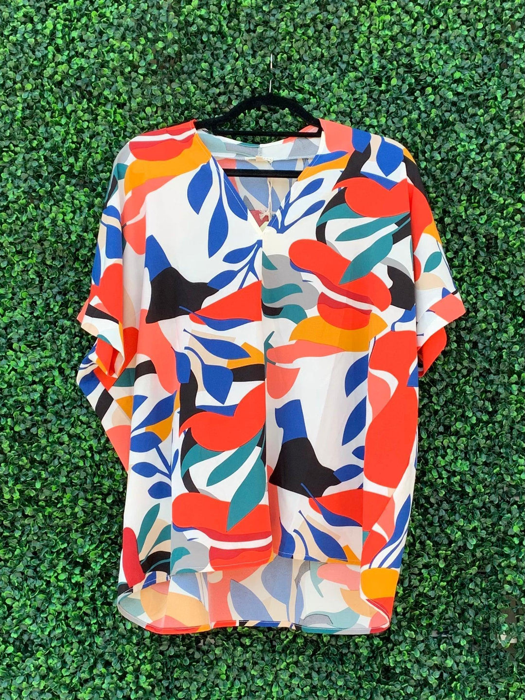 Tropical V-Neck Top - Très Chic