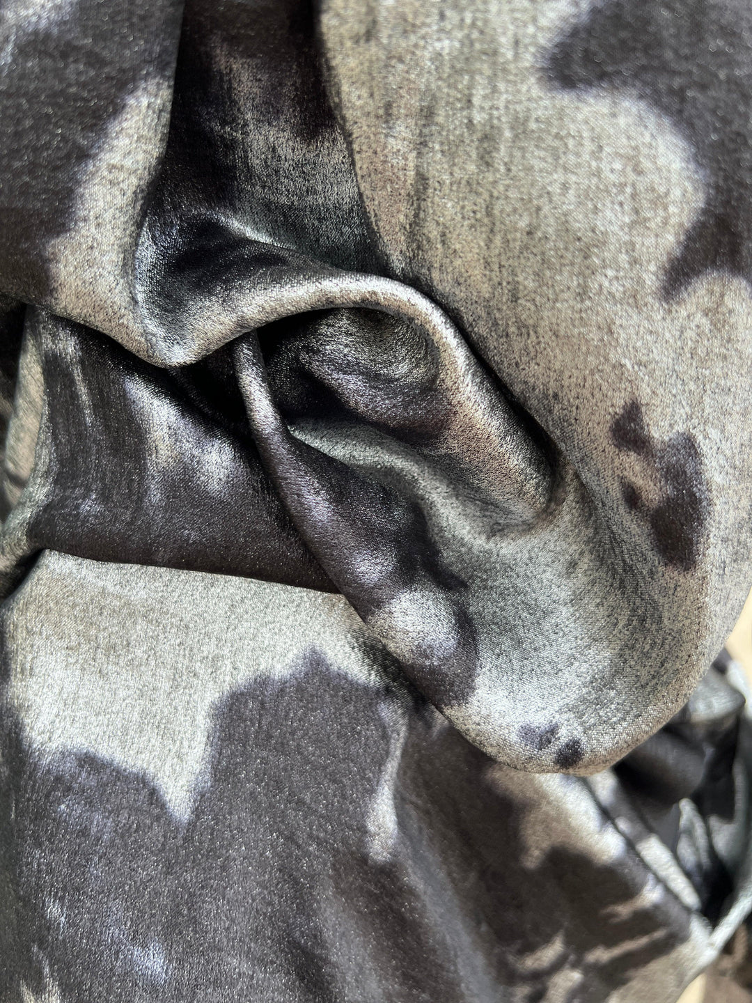 metallic tie-dye fabric close up of shirt dress knee length festive for the holidays jodfil brand dresse